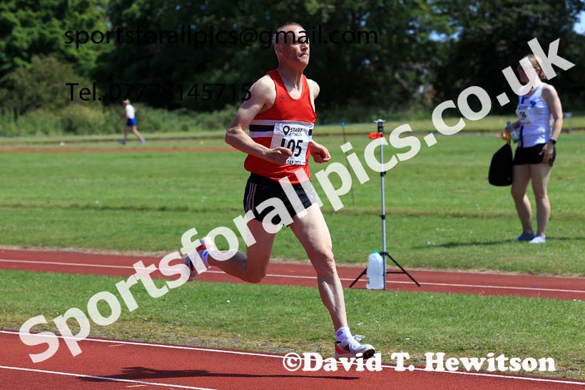 Mens 1500 metres, 2024 NE Masters Track and Field Champs., Monkton Stadium, Jarrow.  Photo: David T. Hewitson/Sports for All Pics